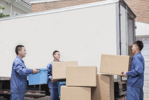 Efficient removal truck services in a bustling city